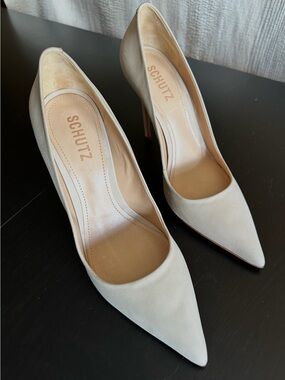 Schutz Lou pointed toe pump shoes,beige nappa leather.4”stiletto heal.Sz 9B.New.
